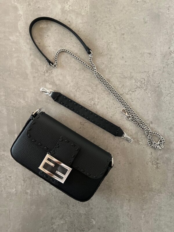 Fendi Baguette Bag Mini 20 CM - Image 2