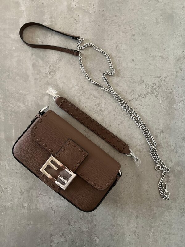 Fendi Baguette Bag Mini 20 CM - Image 3