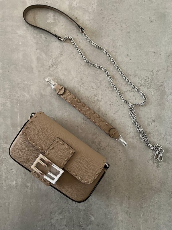 Fendi Baguette Bag Mini 20 CM - Image 4