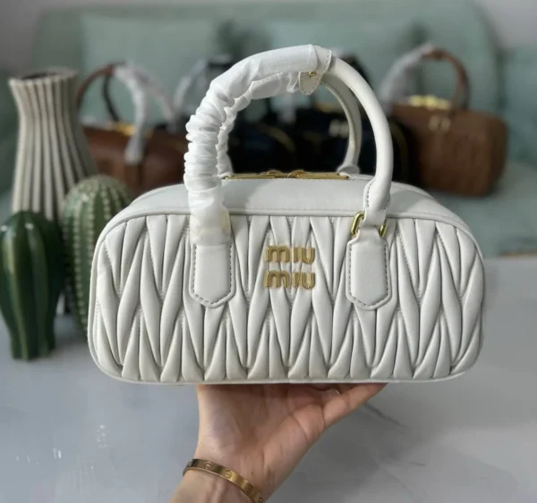 Miu Miu Arcadie matelassé leather bag - Image 3