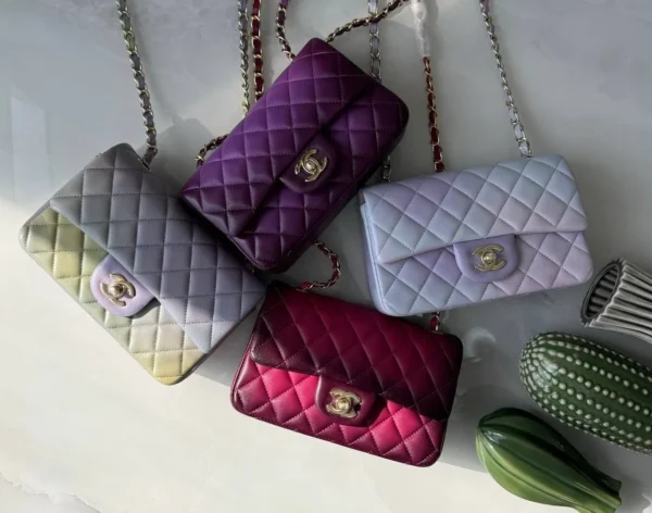 Chanel Classic 11.12 bag Gradient 20 cm - Image 3