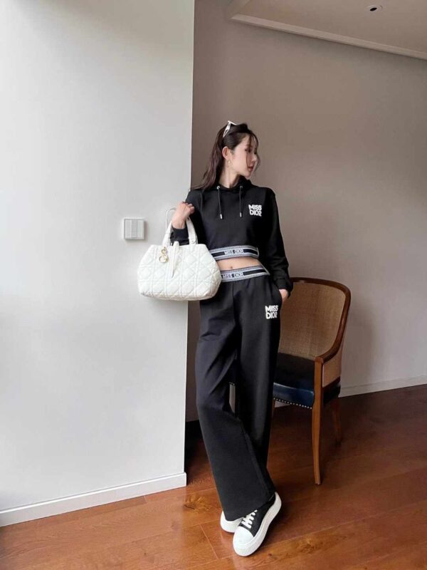 DIOR Set - Image 2