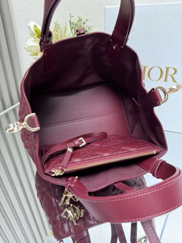 Dior Toujours Bag 23 cm - Image 4