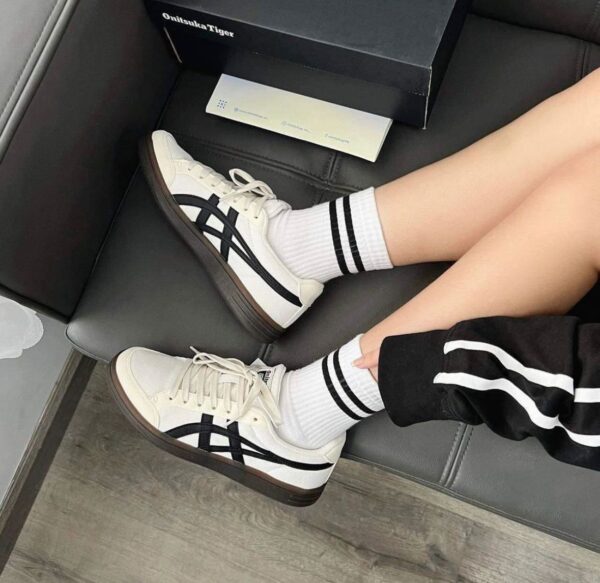 Onitsuka Tiger Advanti Cream White Black