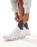 On Running Cloudnova Undyed White