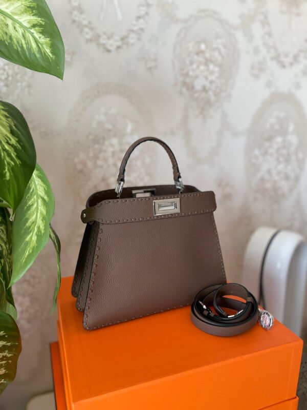 Fendi Peekapoo 27 cm - Image 5
