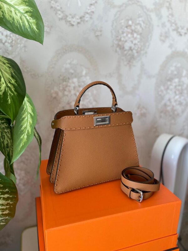 Fendi Peekapoo 27 cm - Image 7